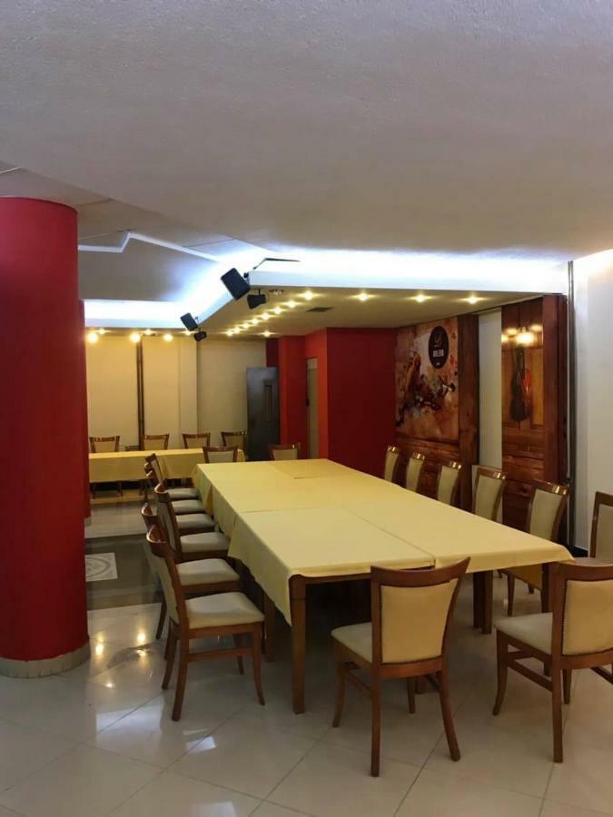 פריזאי Bolero Hotel מראה חיצוני תמונה